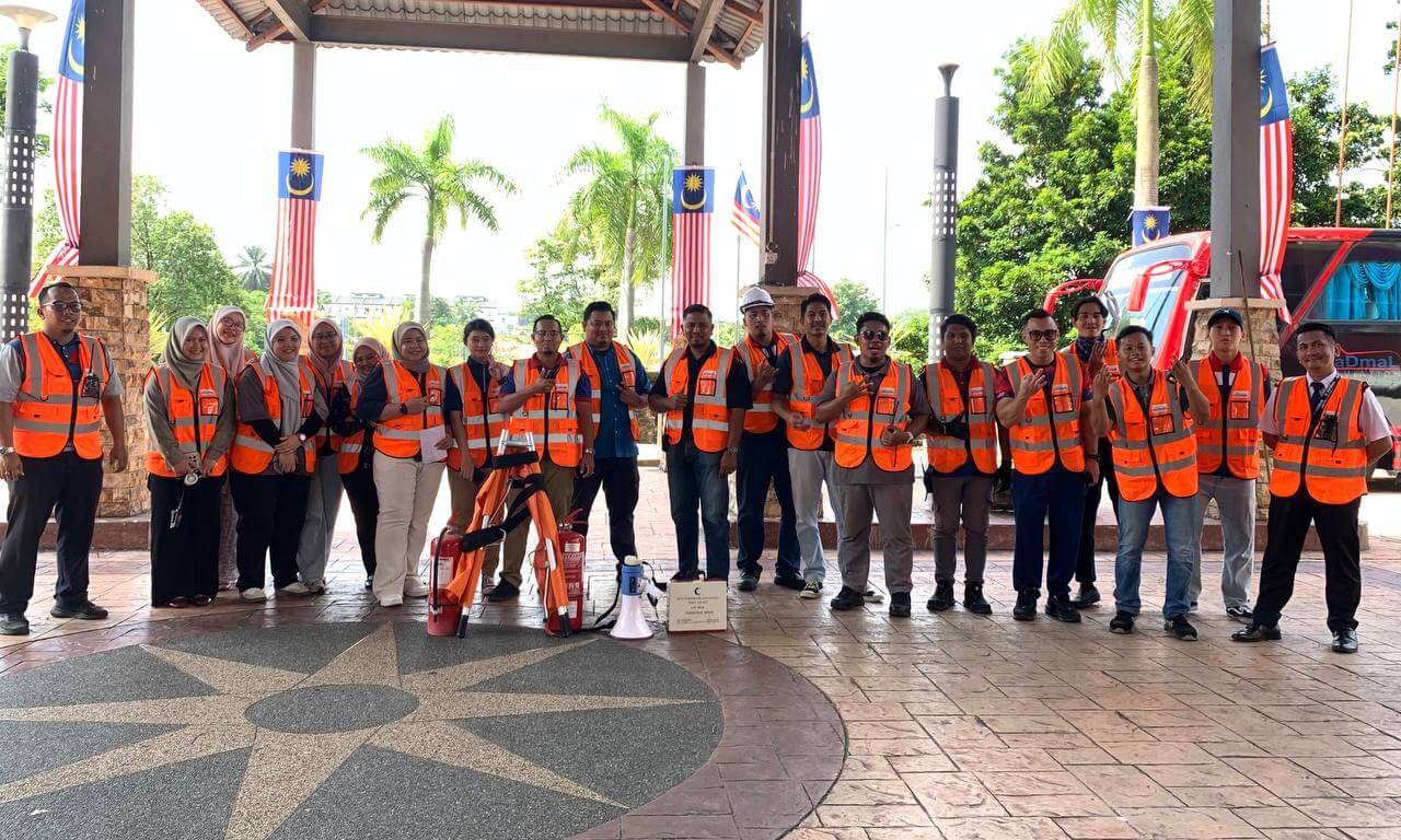 photo 6242536116796376684 y